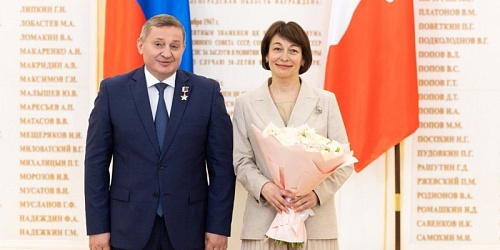 Коллектив Волгоградского медицинского колледжа поздравляет директора с высокой наградой! 